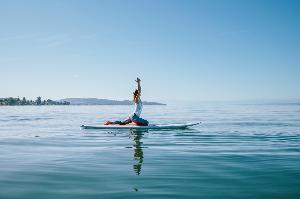 In Balance: Sunrise-SUP-Yoga auf dem Bodensee